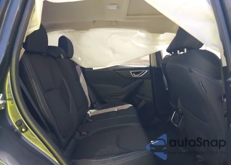 2021 Subaru Forester Premium z USA, uszkodzony, nr VIN JF2SKAFC8MH569875